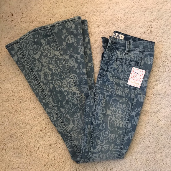 NWT Free People Dream Lover Flares - Picture 16 of 16